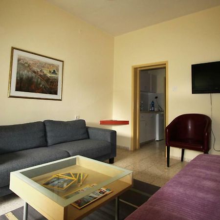 Eilon Hostel B&B Elon Bagian luar foto